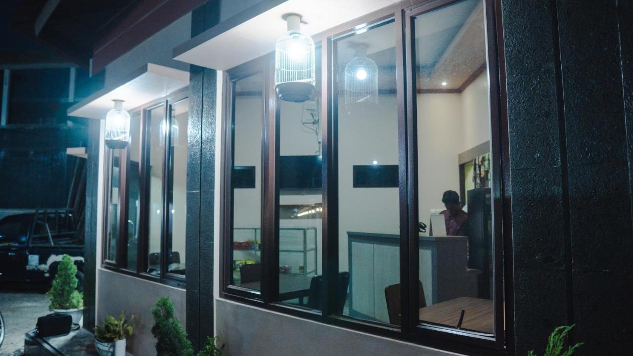 Sitiinggil Guest House Syariah Tegal  Exteriör bild